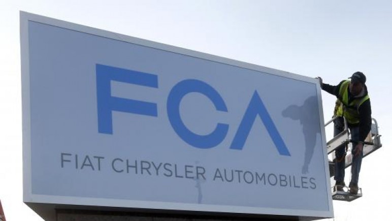 U.S. regulator: Chrysler recall delay hikes air bag risk