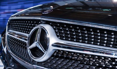 PHOTO OF MERCEDES-BENZ GRILLE 