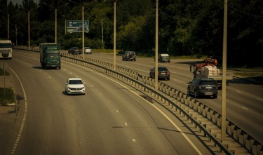 VIEWS OF CARS ON EXPRESSWAY