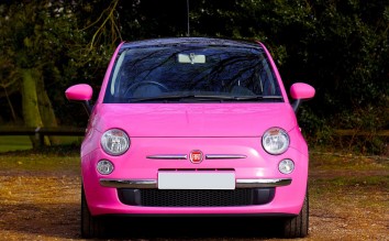 PHOTO OF PINK FIAT 500 CAR