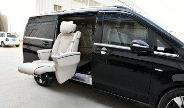 MERCEDES-BENZ V CLASS WITH WHITE LEATHER SEAT