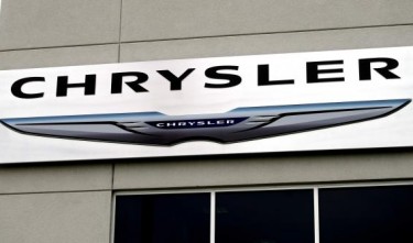 Chrysler recalls 184,215 SUVs for possible air bag issue