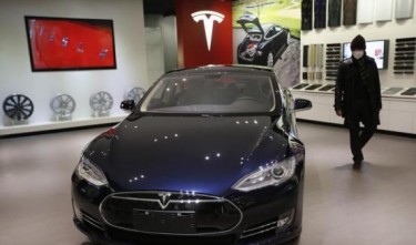 Tesla says in talks with BMW over car batteries, parts