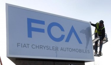 Fiat Chrysler may consider loyalty share scheme in Ferrari spin-off