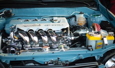 PHOTO OF A CLEAN CAR ENGINE TOYOTA